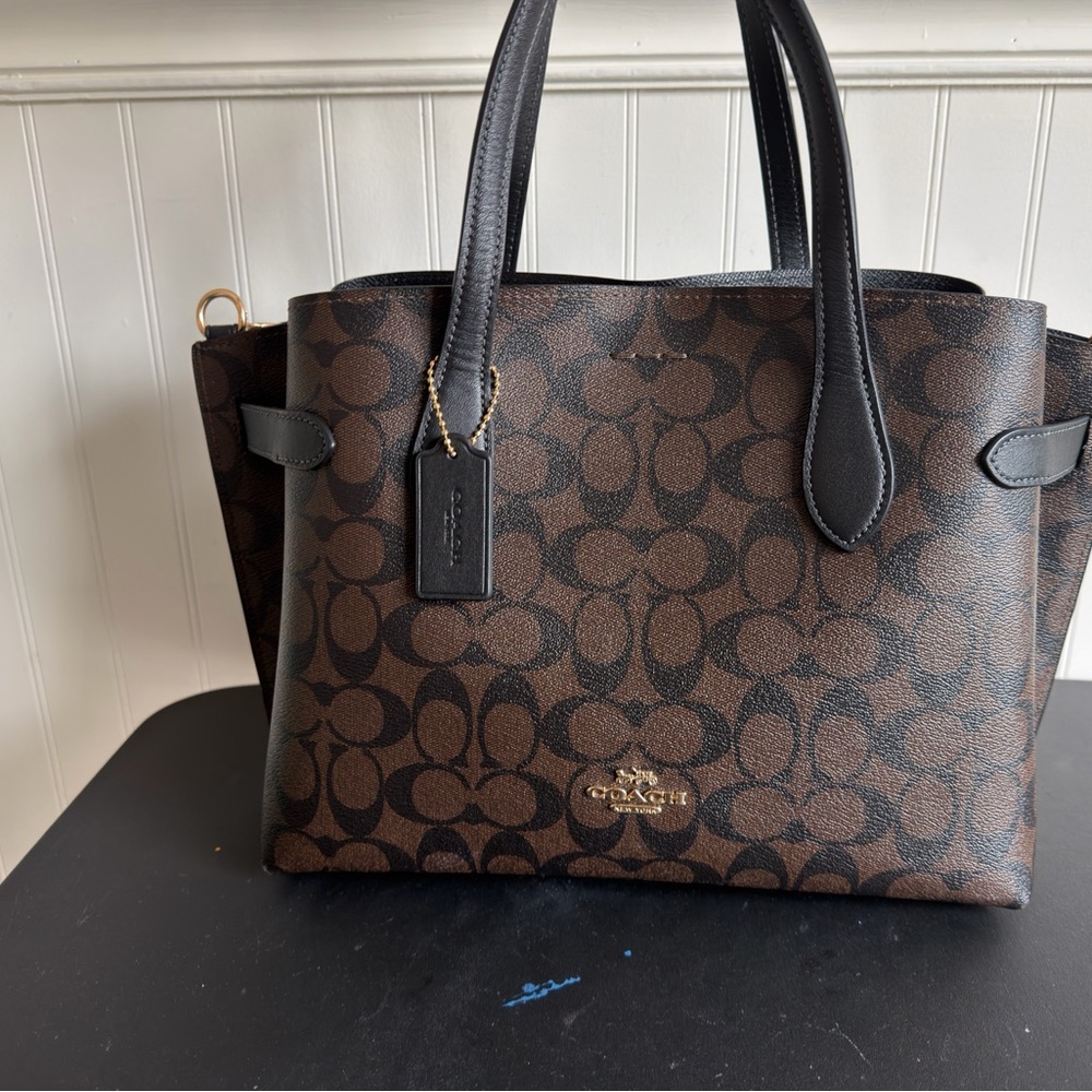 Coach Hannah Carry all NWOT